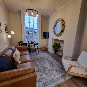  Apartment The Auction House